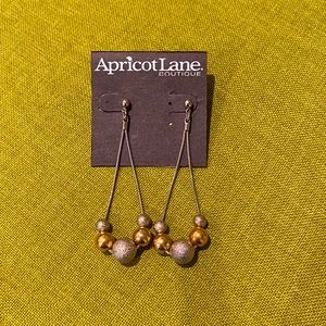 Apricot Lane earrings